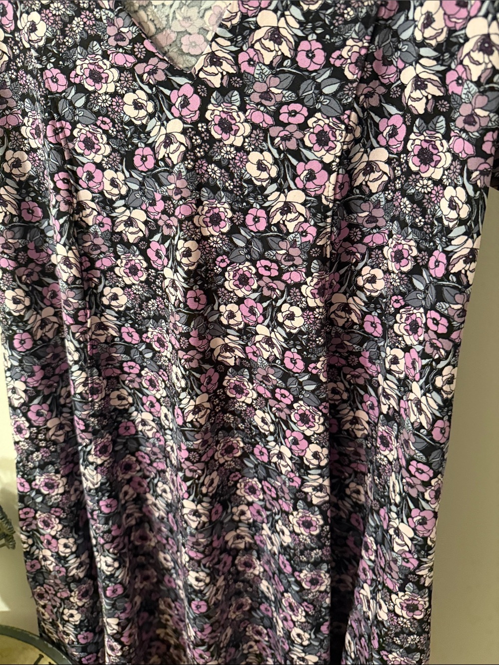 Floral V-Neck Short Sleeve Dress — Pink, Lavender & Black with side Pockets S - Picture 5 of 10